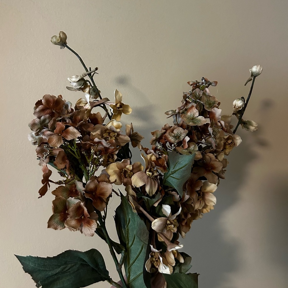 Elegant Artificial Floral Arrangement - Picture 5 of 5
